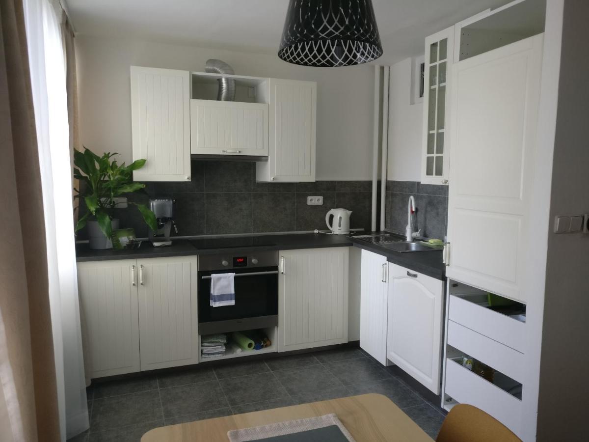 Invalidovna Apartment Прага Экстерьер фото