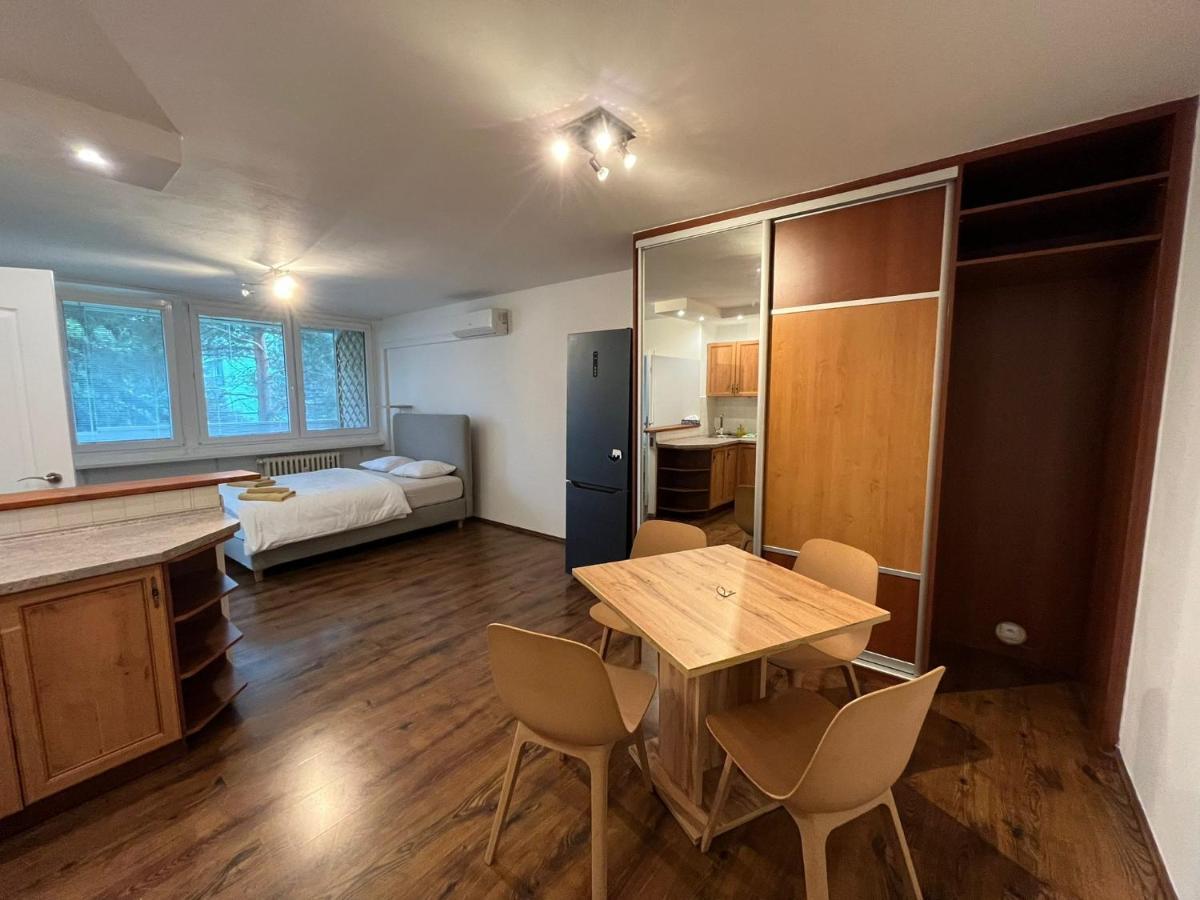 Invalidovna Apartment Прага Экстерьер фото