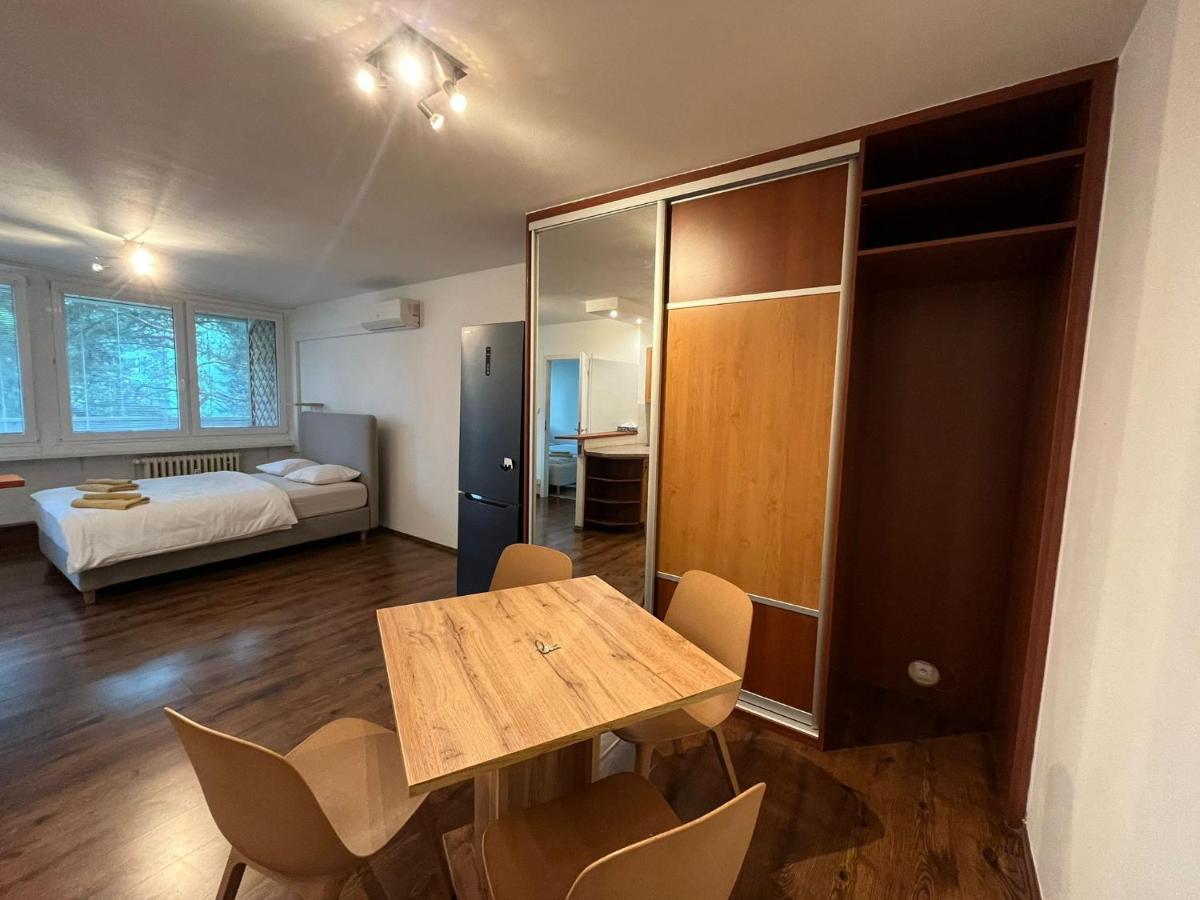 Invalidovna Apartment Прага Экстерьер фото