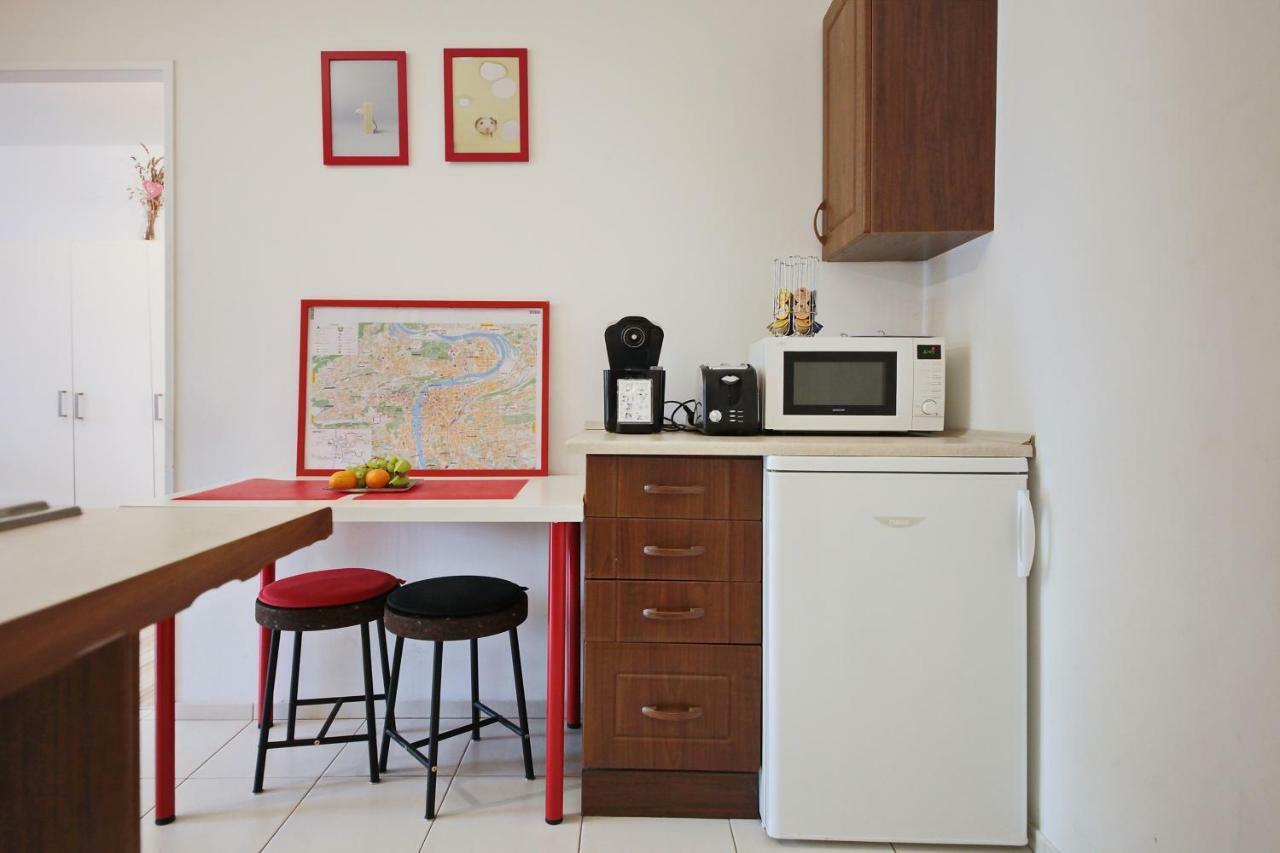 Invalidovna Apartment Прага Экстерьер фото