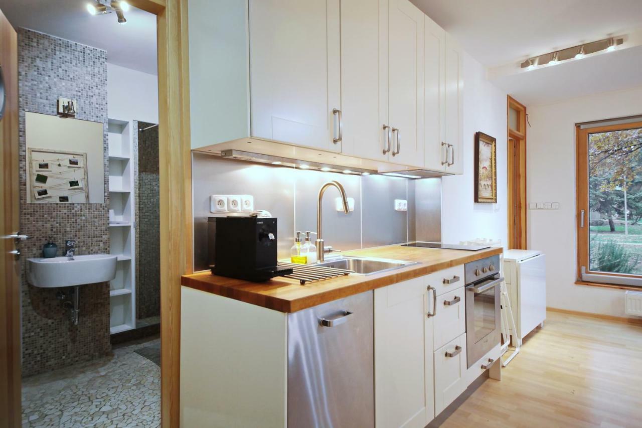Invalidovna Apartment Прага Экстерьер фото
