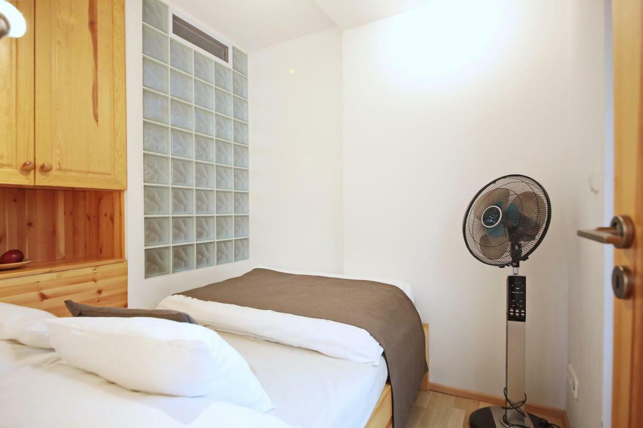 Invalidovna Apartment Прага Экстерьер фото