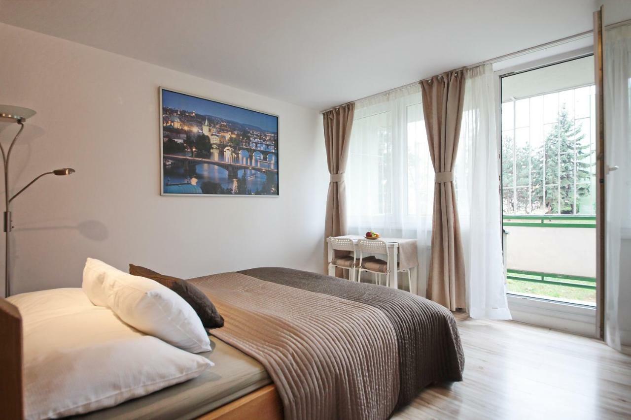 Invalidovna Apartment Прага Экстерьер фото