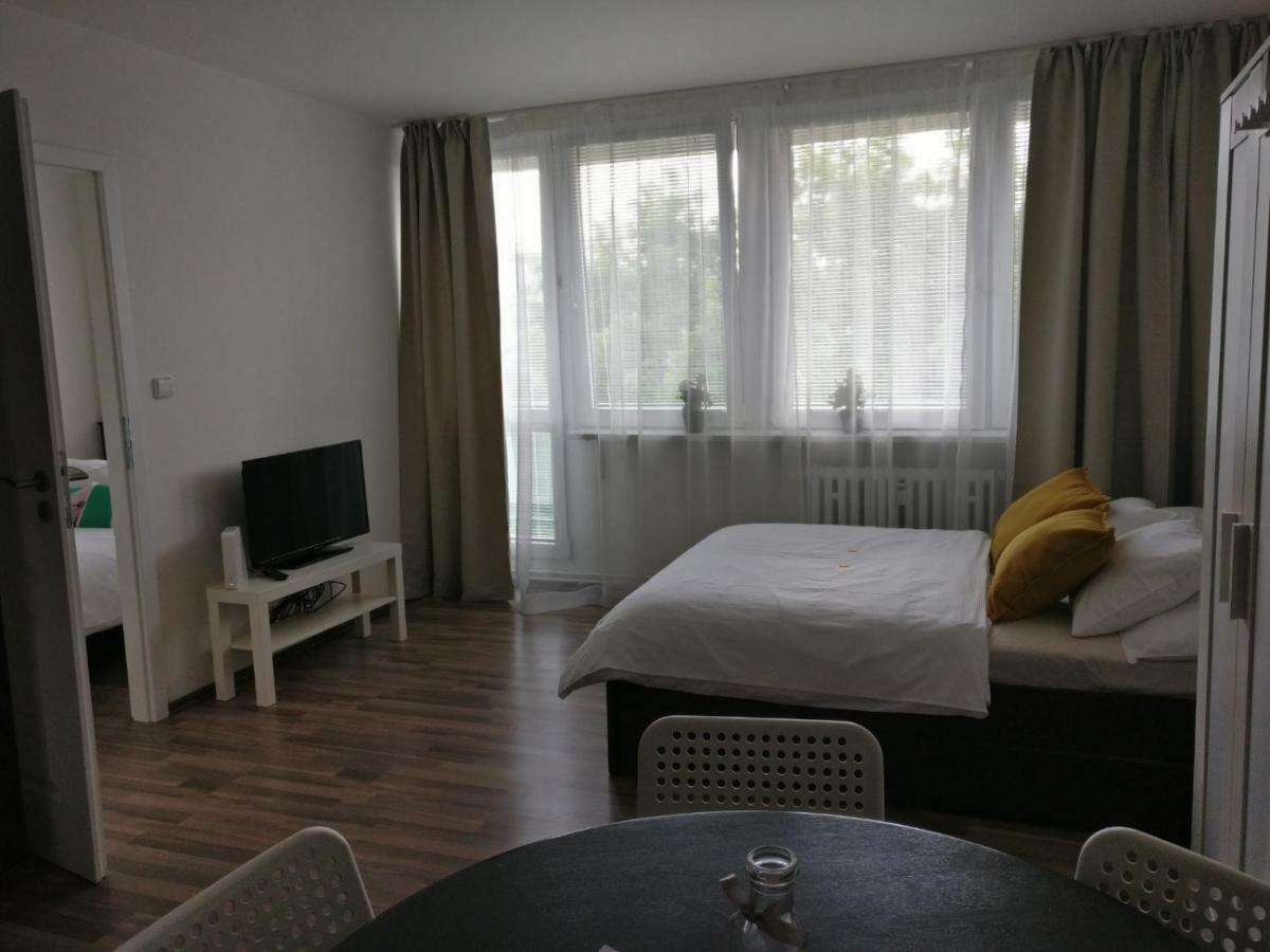 Invalidovna Apartment Прага Экстерьер фото