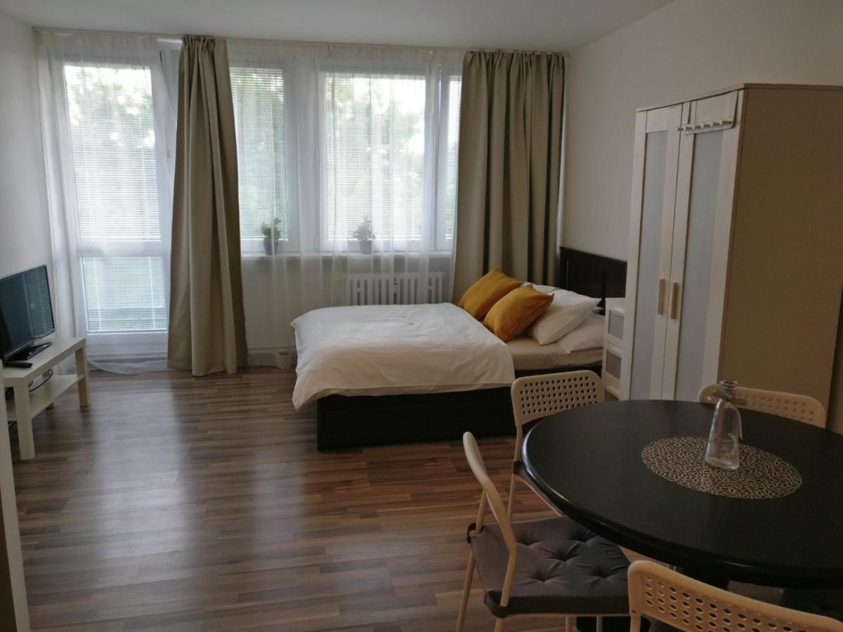 Invalidovna Apartment Прага Экстерьер фото
