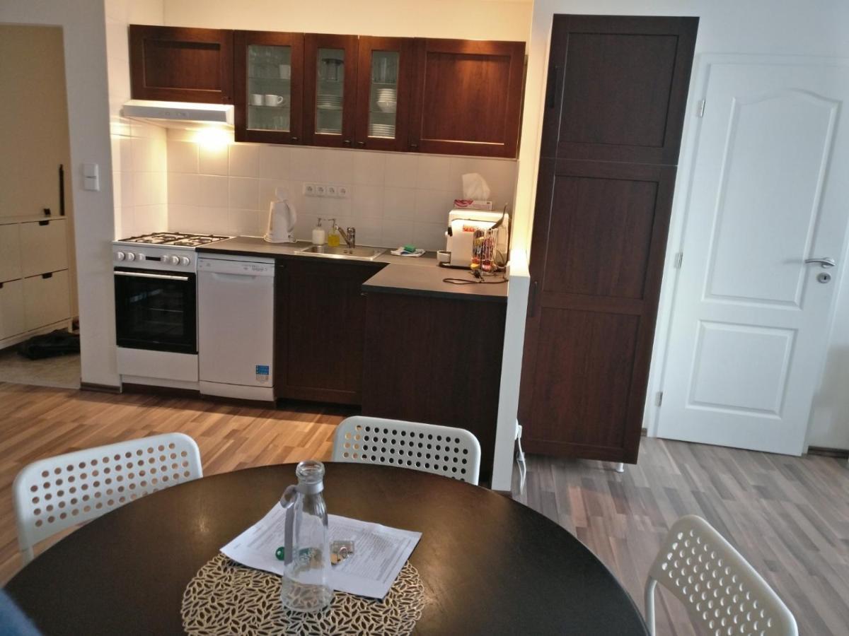 Invalidovna Apartment Прага Экстерьер фото