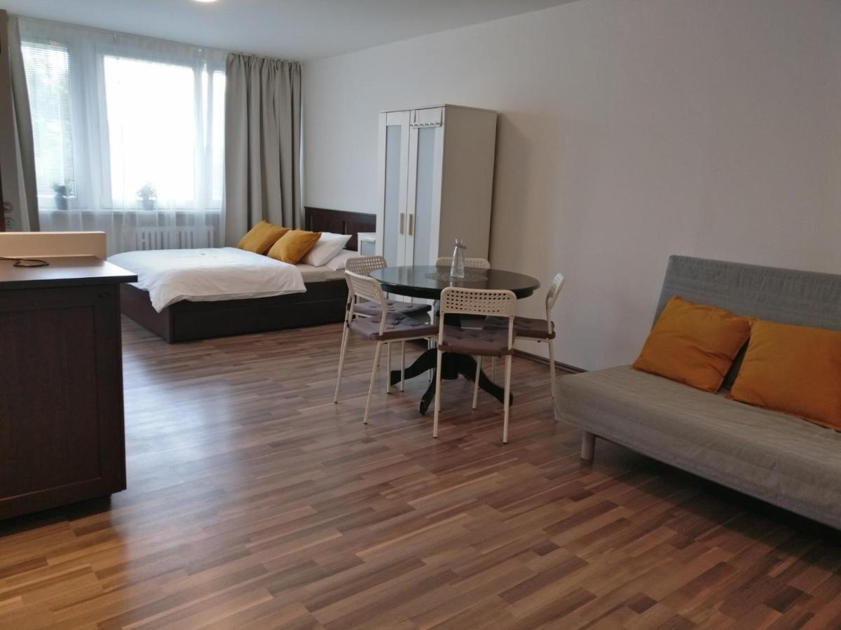 Invalidovna Apartment Прага Экстерьер фото